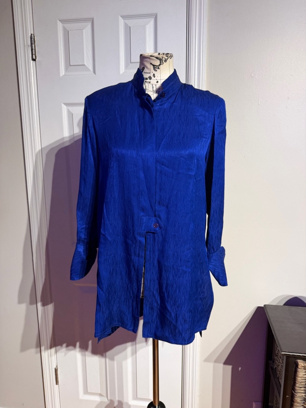 Simon Chang 100% Silk Vintage Crinkle texture Cobalt Long Sleeve Mandarin top 4
